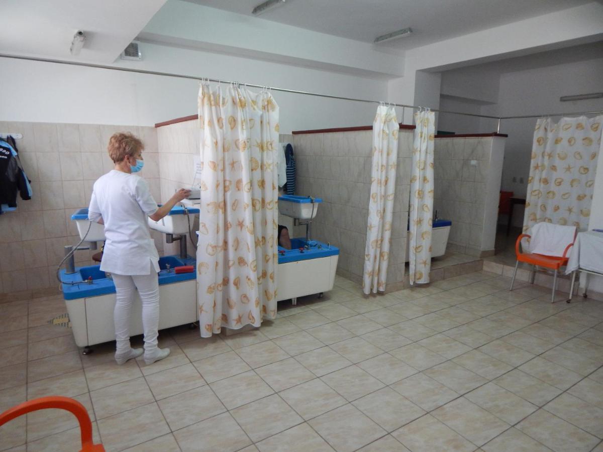 Hotel Traian Caciulata Călimăneşti エクステリア 写真