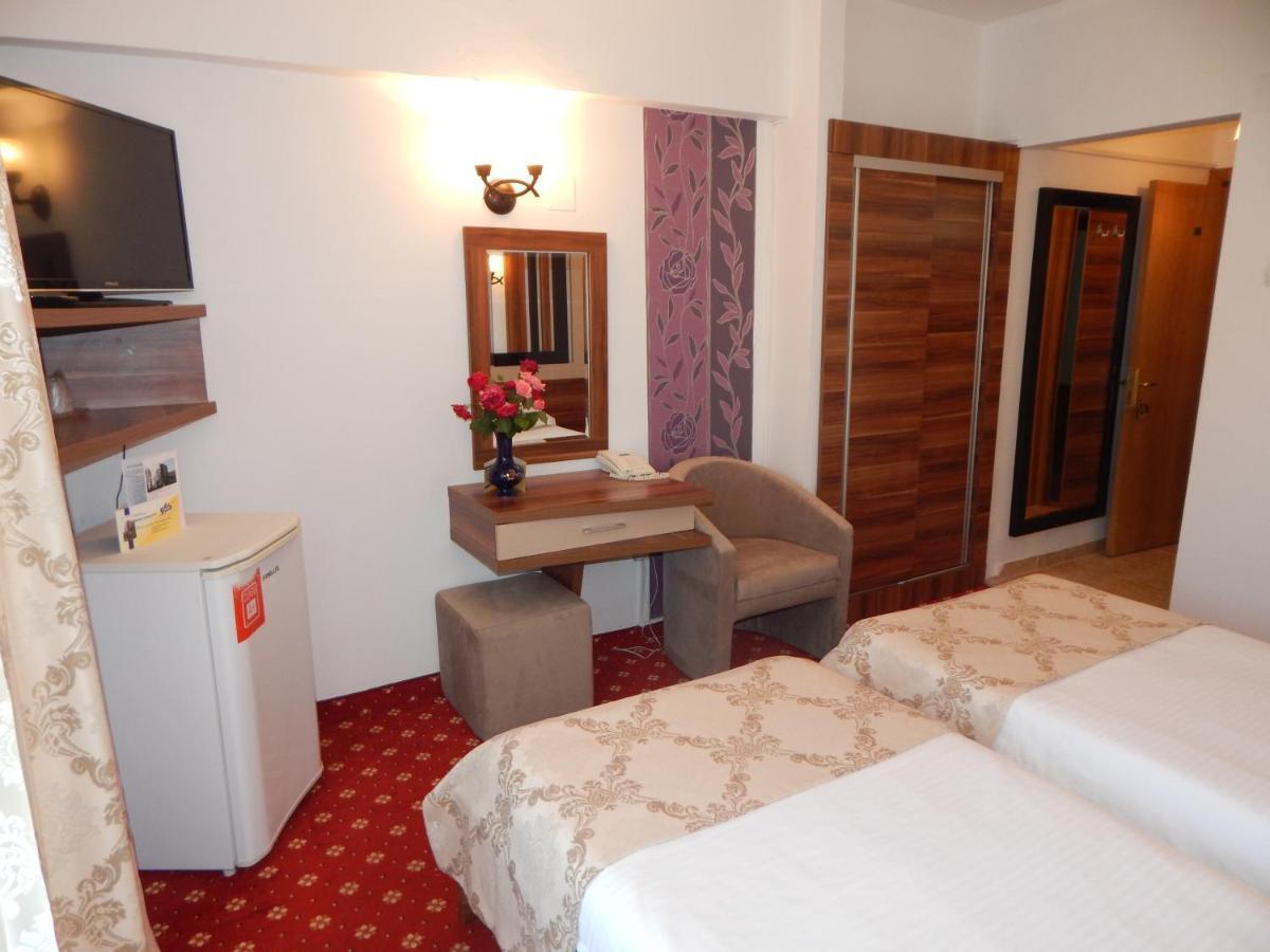 Hotel Traian Caciulata Călimăneşti エクステリア 写真